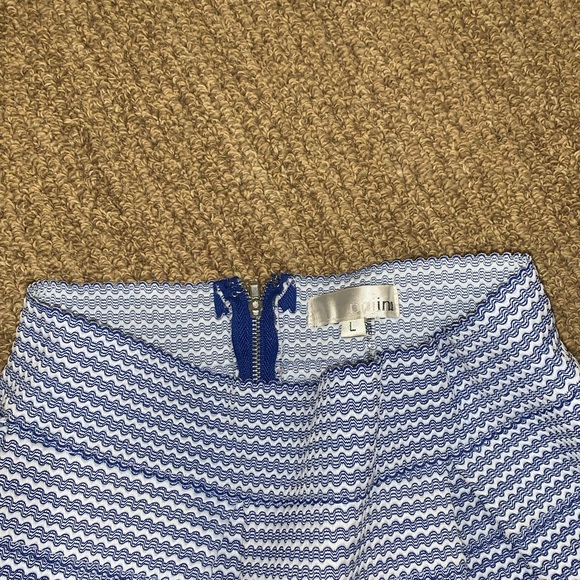 Blue and white patterned skirt - Picture 5 of 5